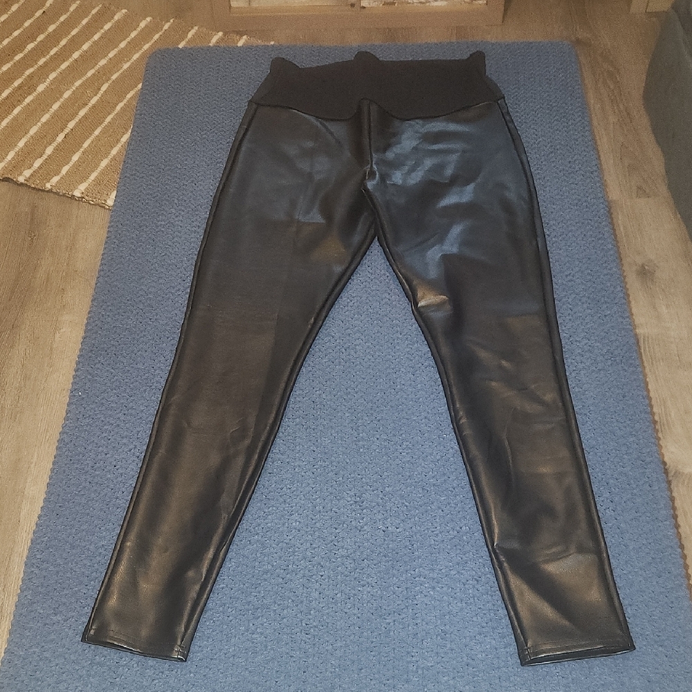 Assets by Spanx Classic Black Leggings